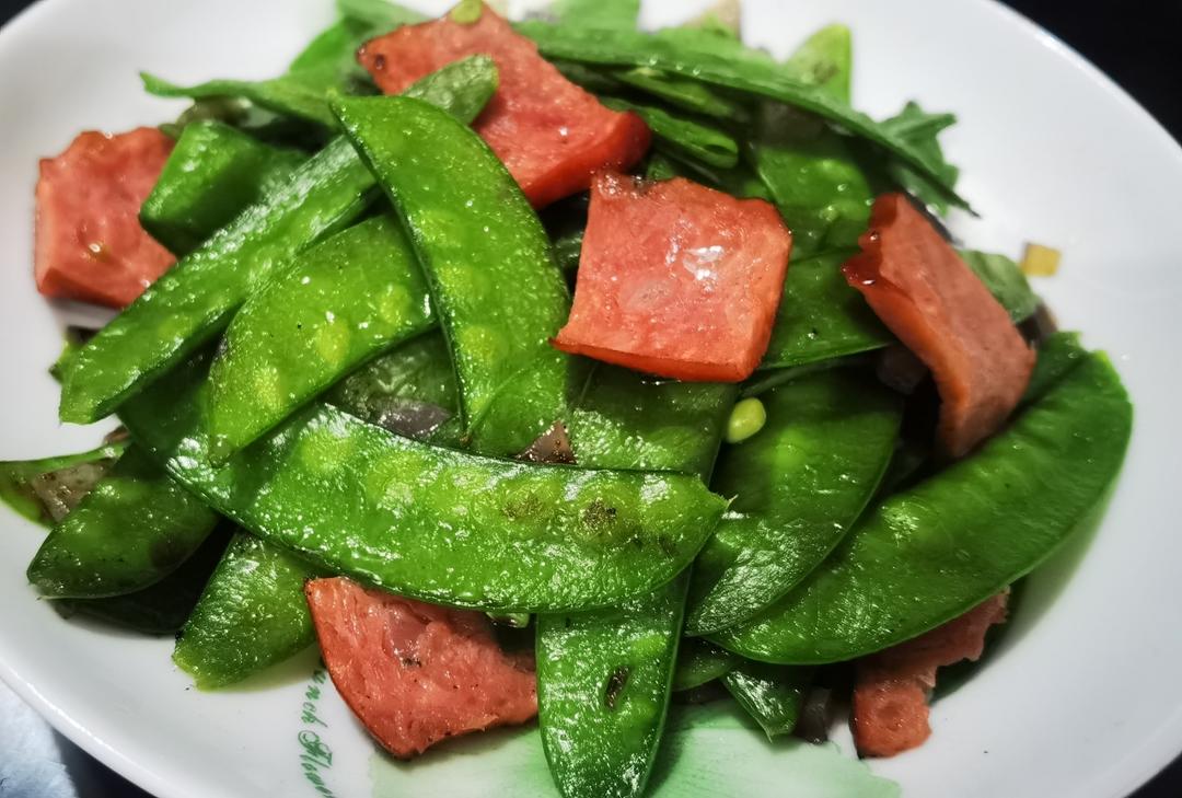 无比简单的荷兰豆炒腊肠，营养又好吃～！