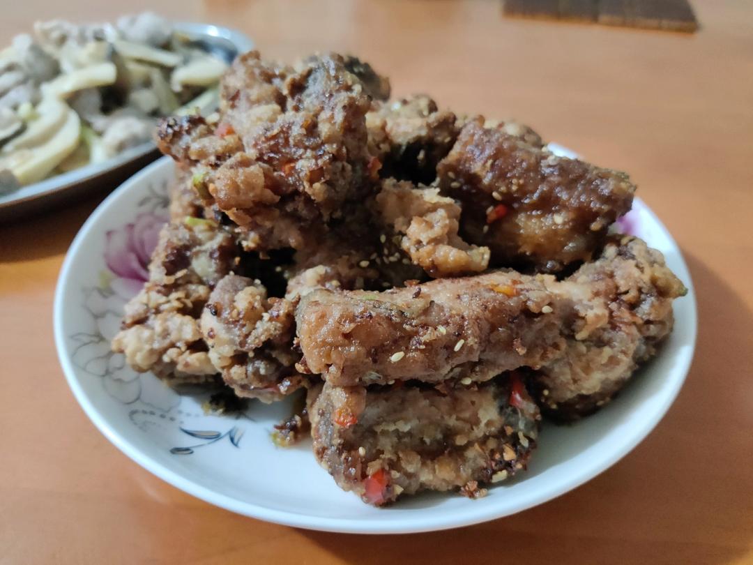 完美复刻中餐厅38块钱一份的椒盐排骨，骨香肉烂，好吃到吮手指