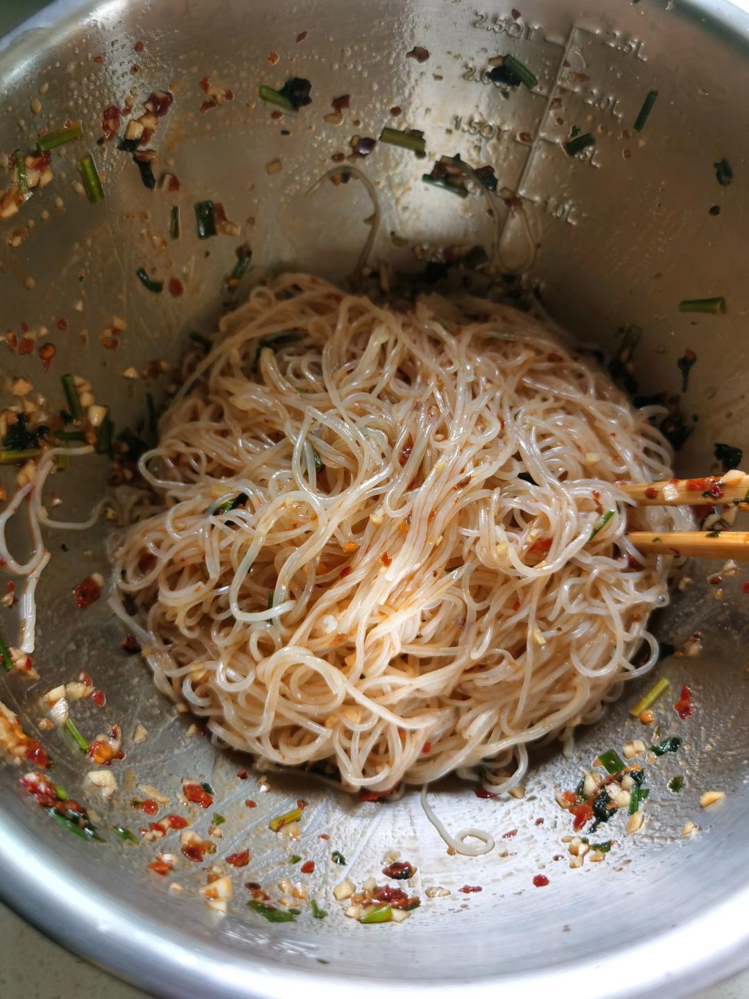 5分钟完成逆天好吃的凉拌粉丝