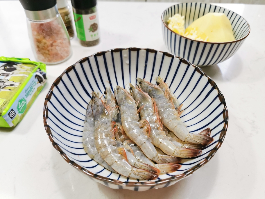 芝士土豆泥焗大虾的做法 步骤2
