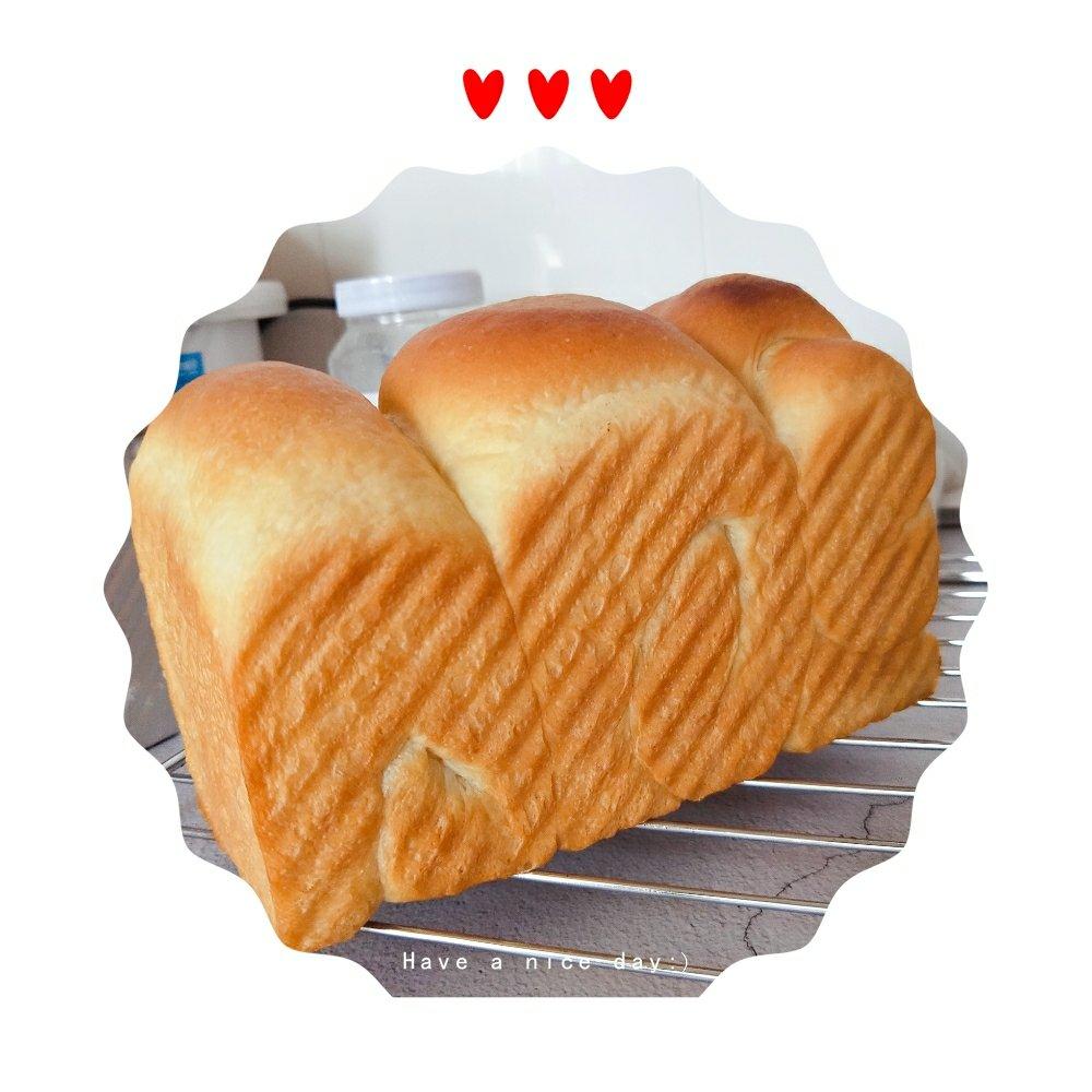 手撕鲜奶蛋白吐司