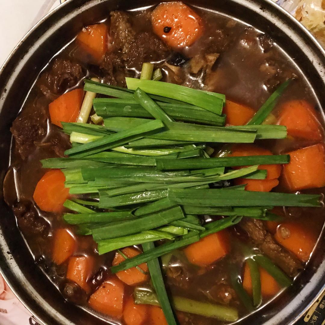 温暖人心冬季胡萝卜羊肉火锅