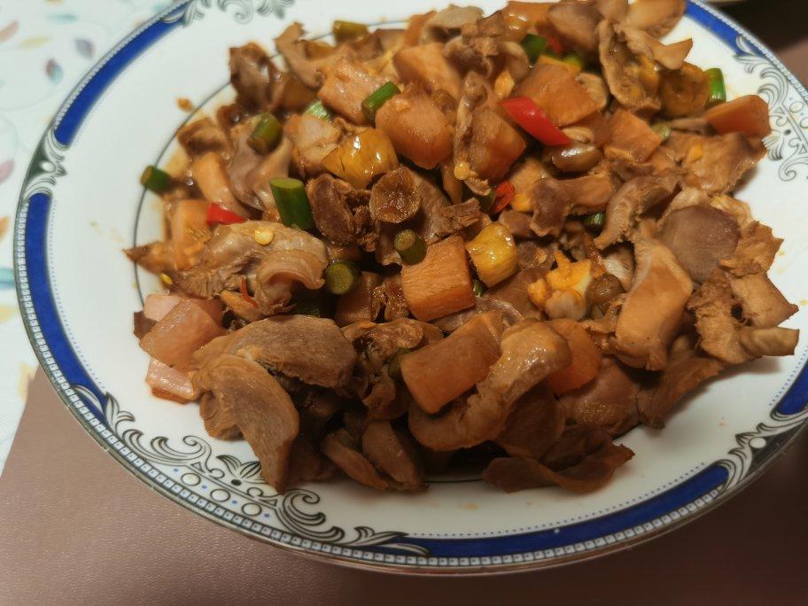 【酸辣鸡杂】鸡的这部分最有味道，千万别乱烧！