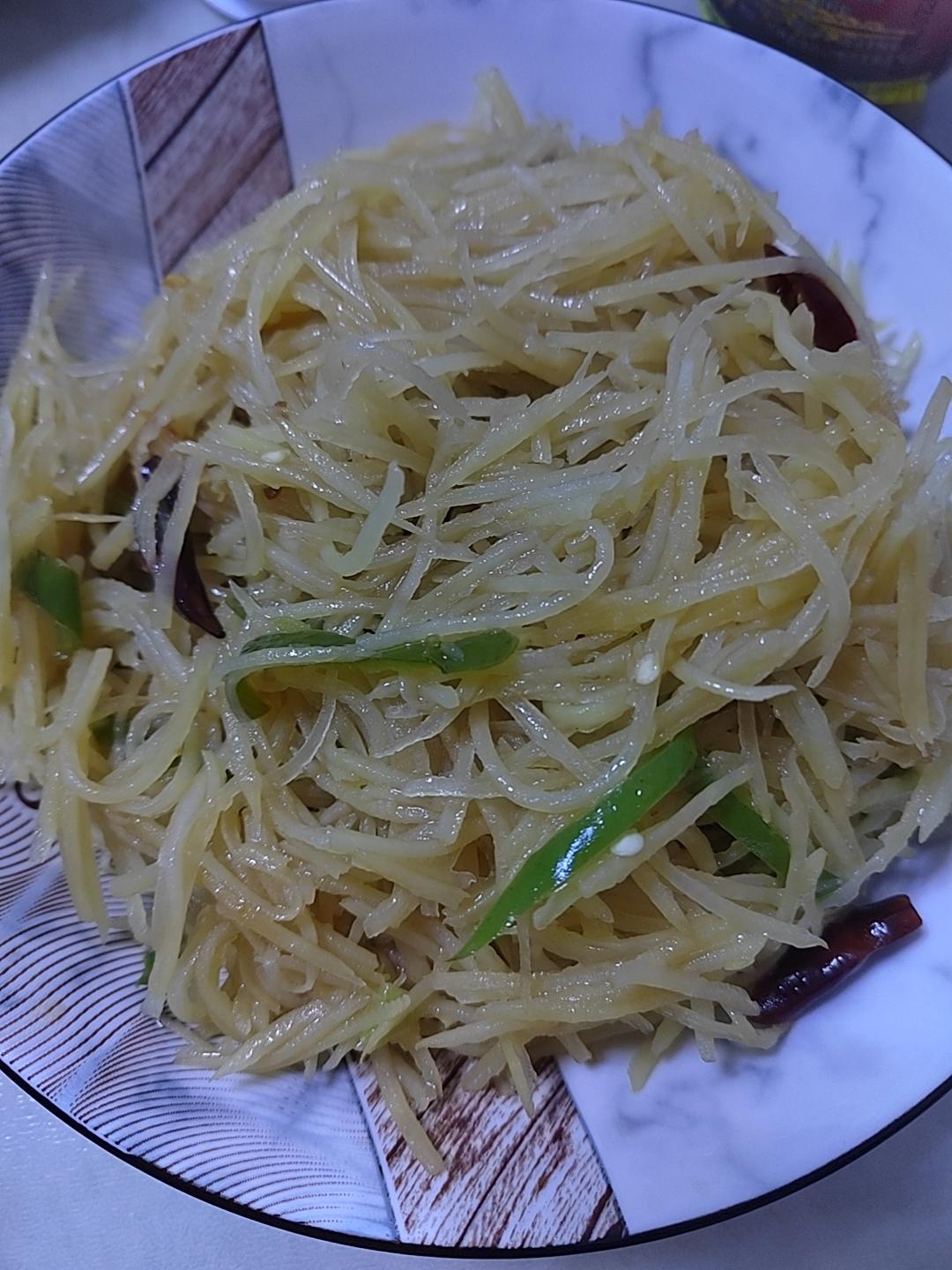 酸辣土豆丝的家常做法 超级下饭