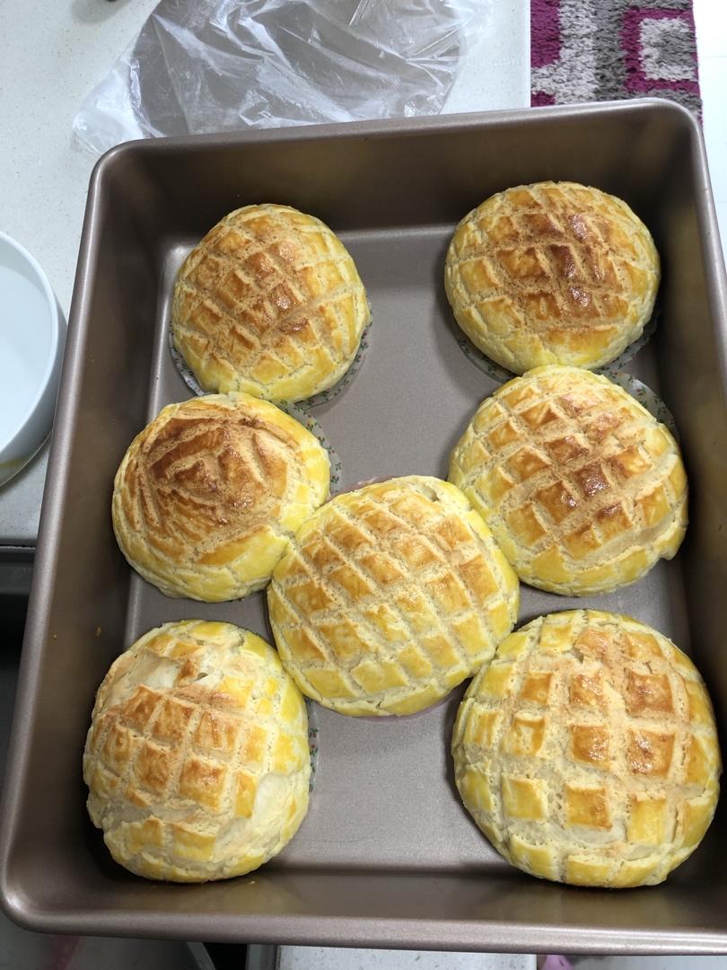 好吃到炸裂的港式菠萝包（附带制作酥皮的小视频）