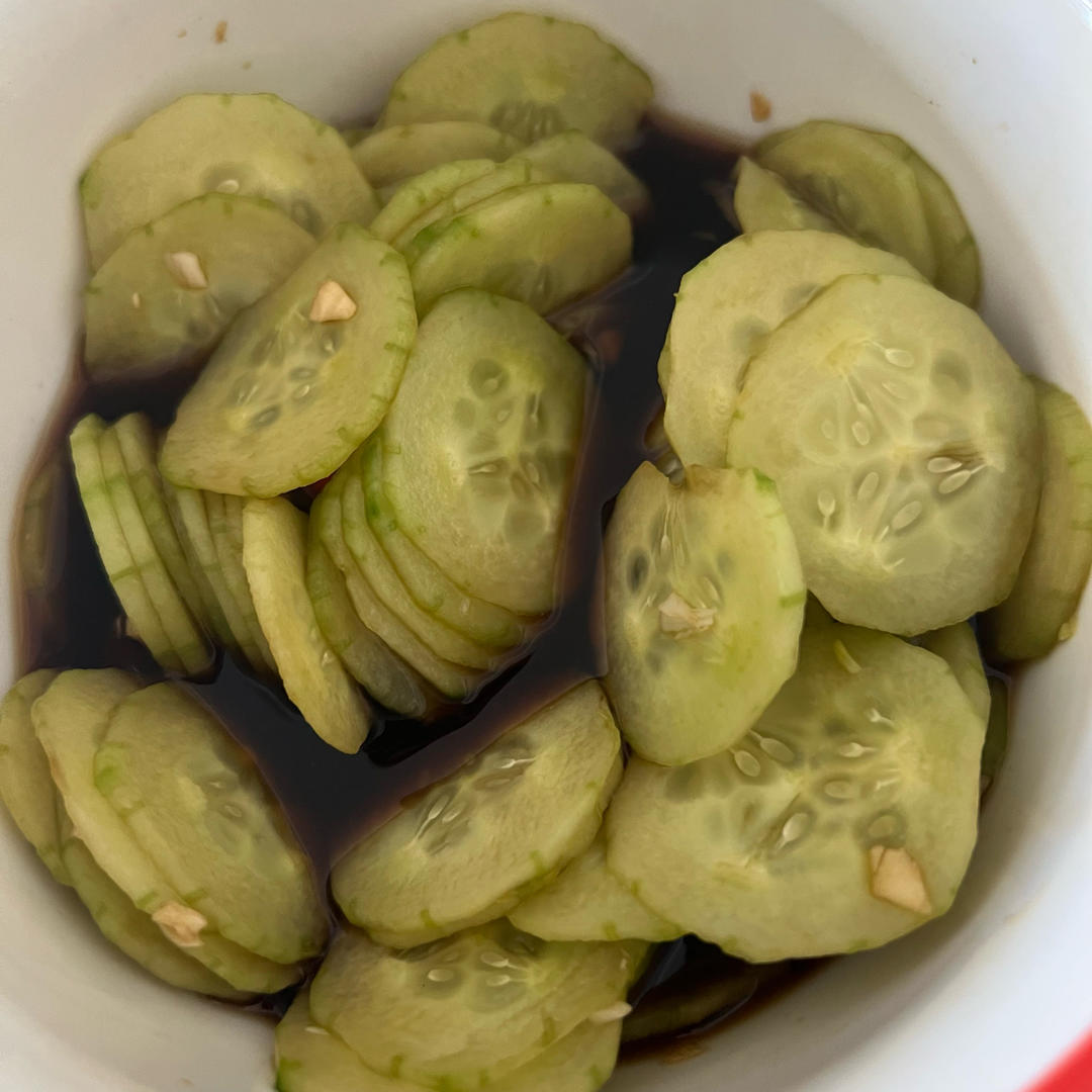 夏季简单快速凉拌黄瓜