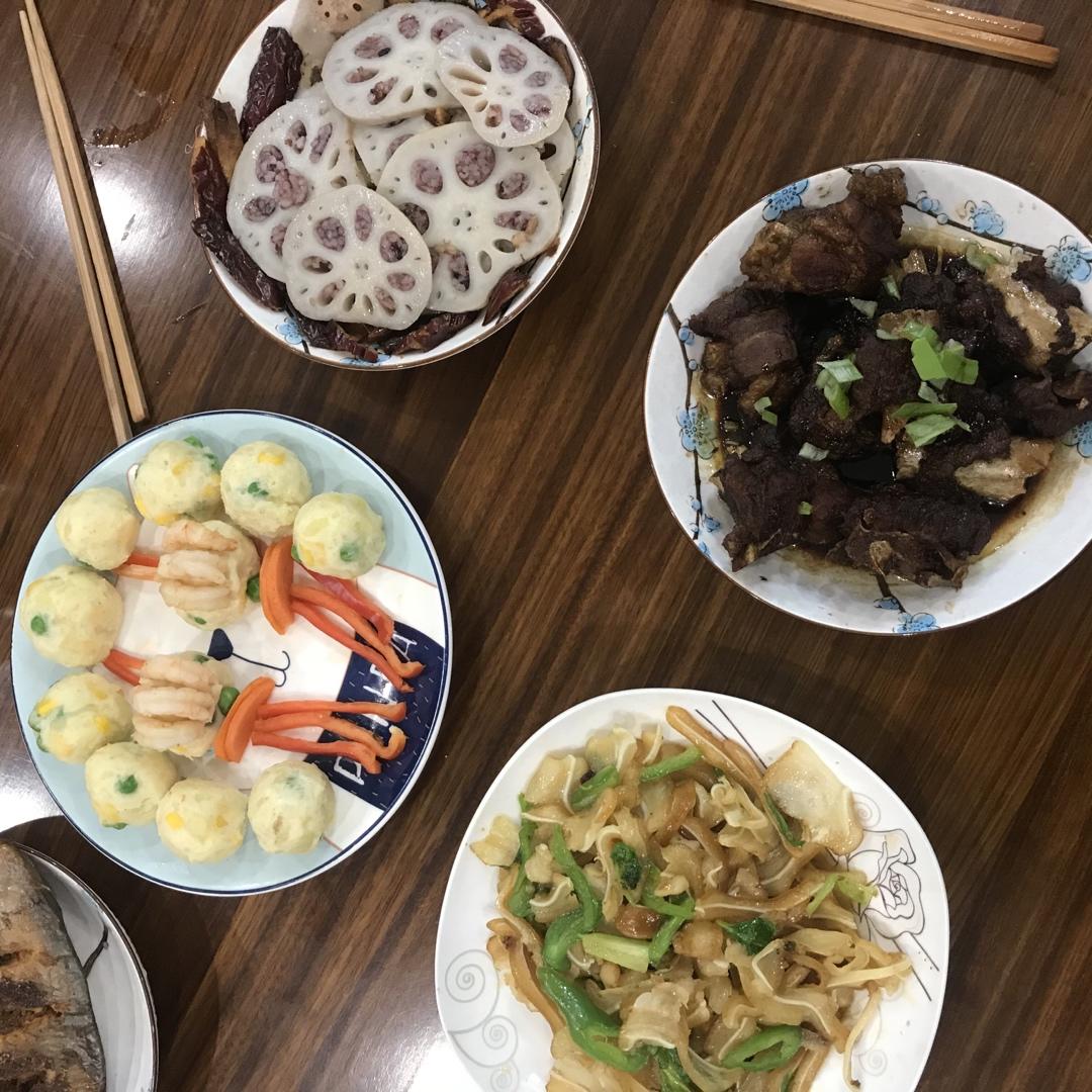 简单版新年菜谱之                灯笼虾土豆沙拉🏮