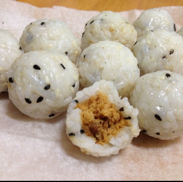 海苔肉松饭团