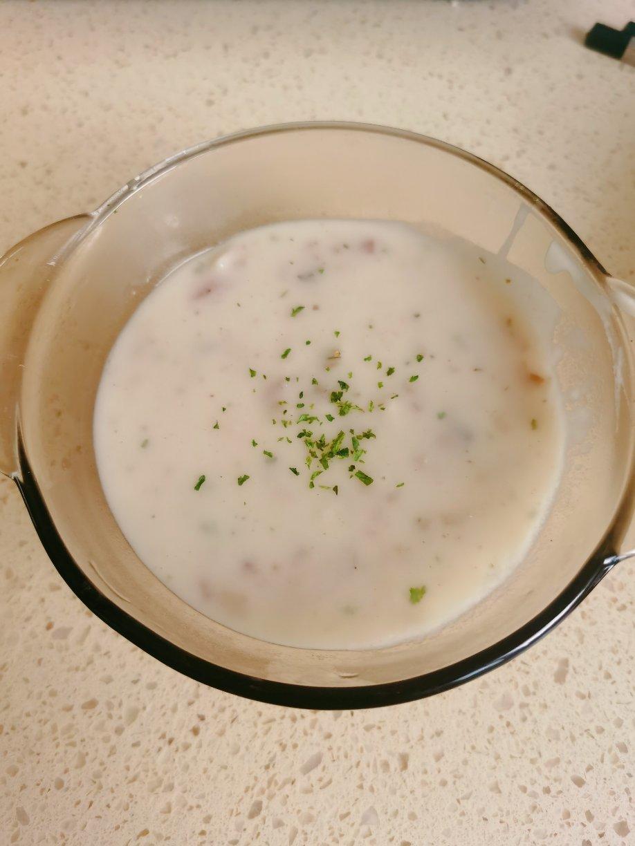 浓郁顺滑的奶油蘑菇培根浓汤