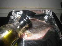 盐烤鲈鱼的做法 步骤3