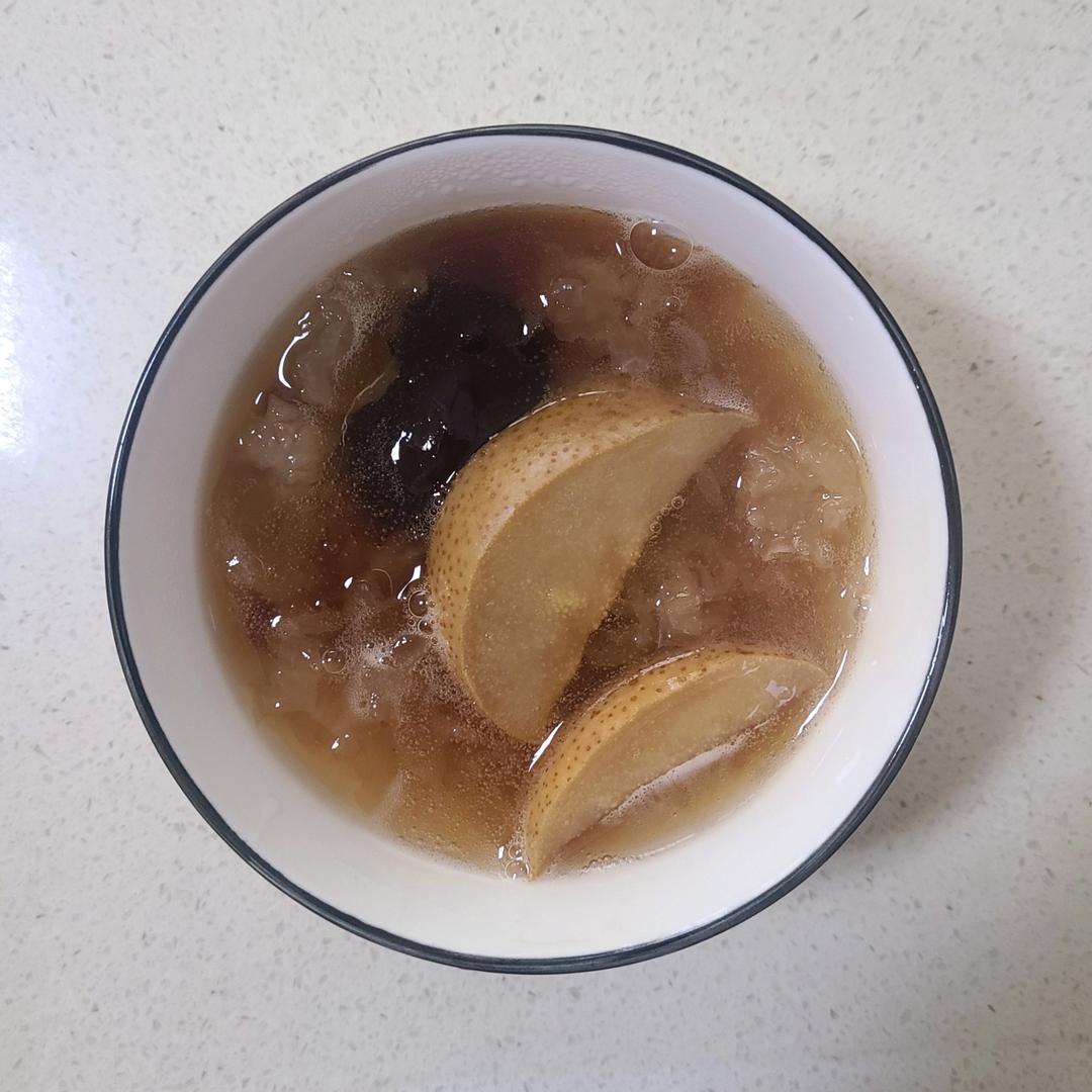 冰糖雪梨银耳汤