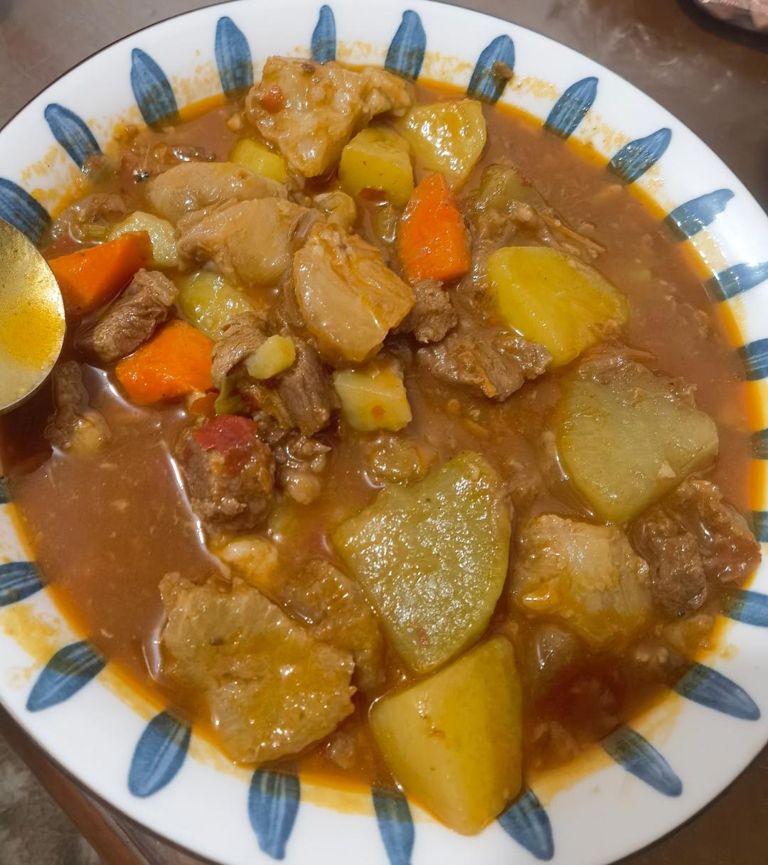 完胜刘一锅的 筋头巴脑炖土豆胡萝卜