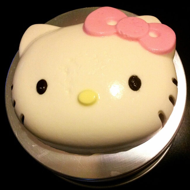 酸奶慕斯HelloKitty蛋糕