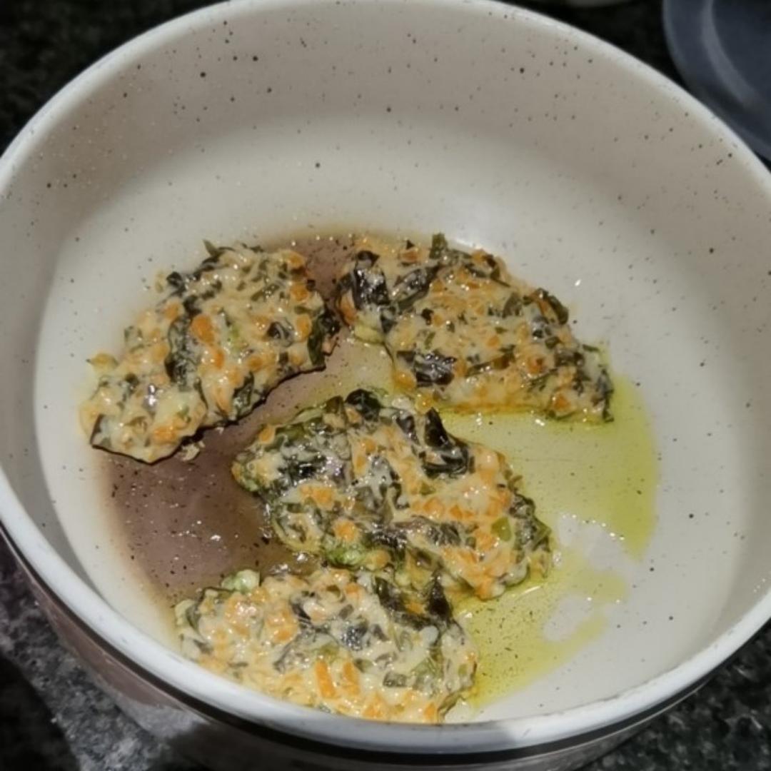 宝宝辅食之紫菜虾皮鸡蛋饼