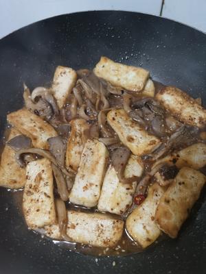 孜然蘑菇豆腐的做法 步骤2