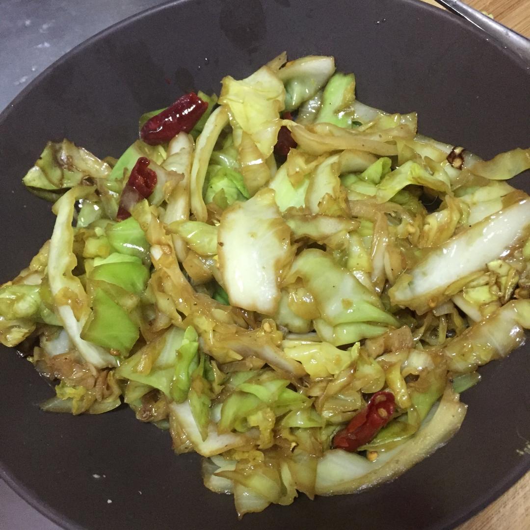 小宝宝cc做的炝炒包心菜