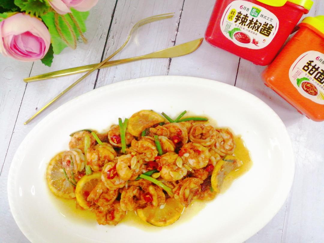 连盘底都要舔干净的泰式柠檬酸辣虾的做法