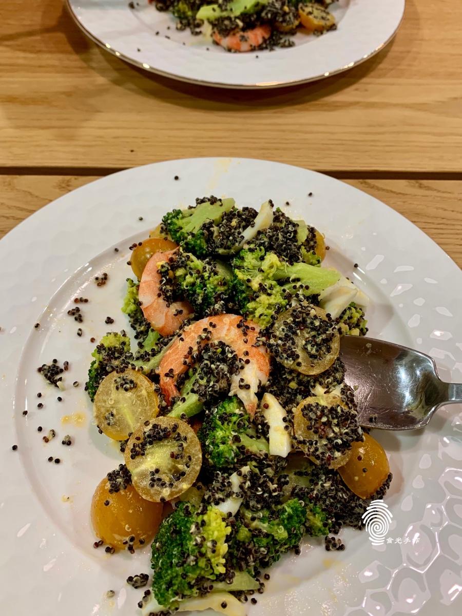 夏日好胃口《鲜虾藜麦沙拉》的做法