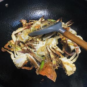 姜葱炒花蟹的做法 步骤9