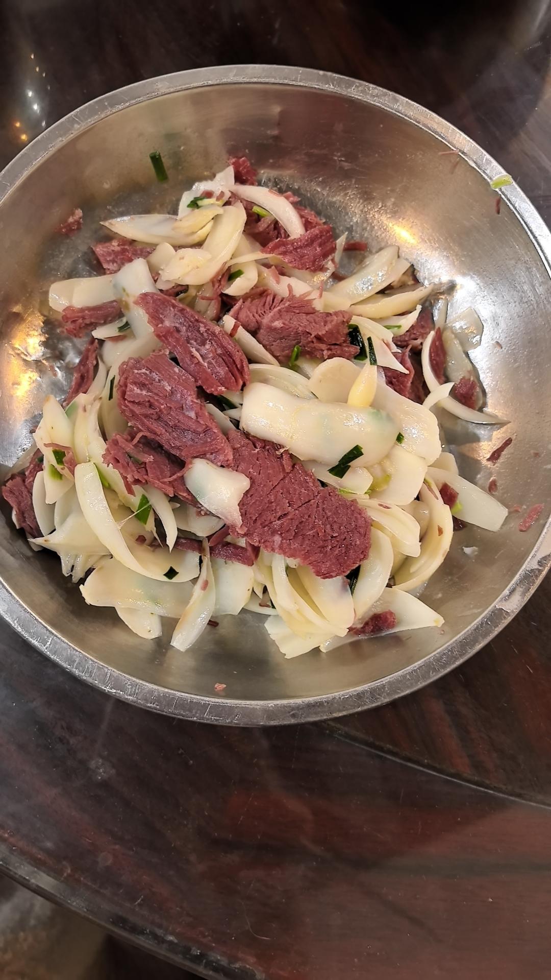 牛肉橄榄炒百合