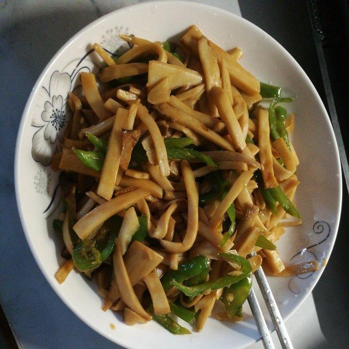 青椒素炒杏鲍菇