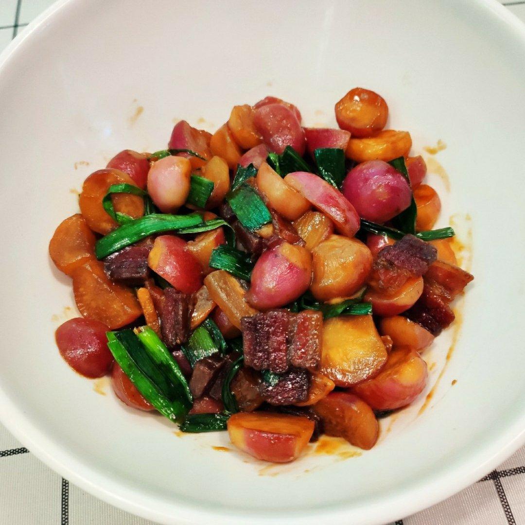 腊肉烧小萝卜