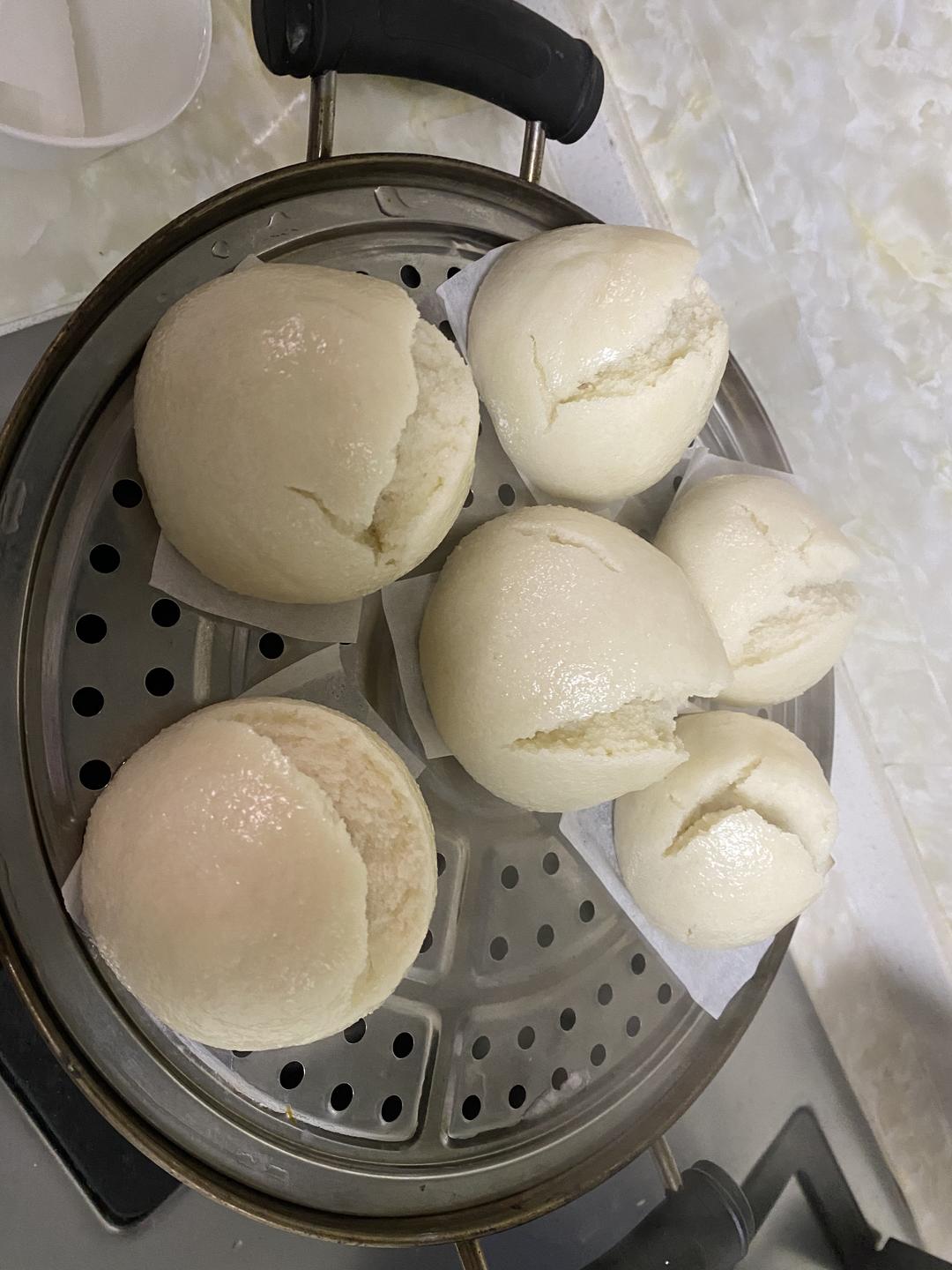 leo用料酵母3克大米300克面粉200克白糖5克牛奶300克大米馒头的做法1