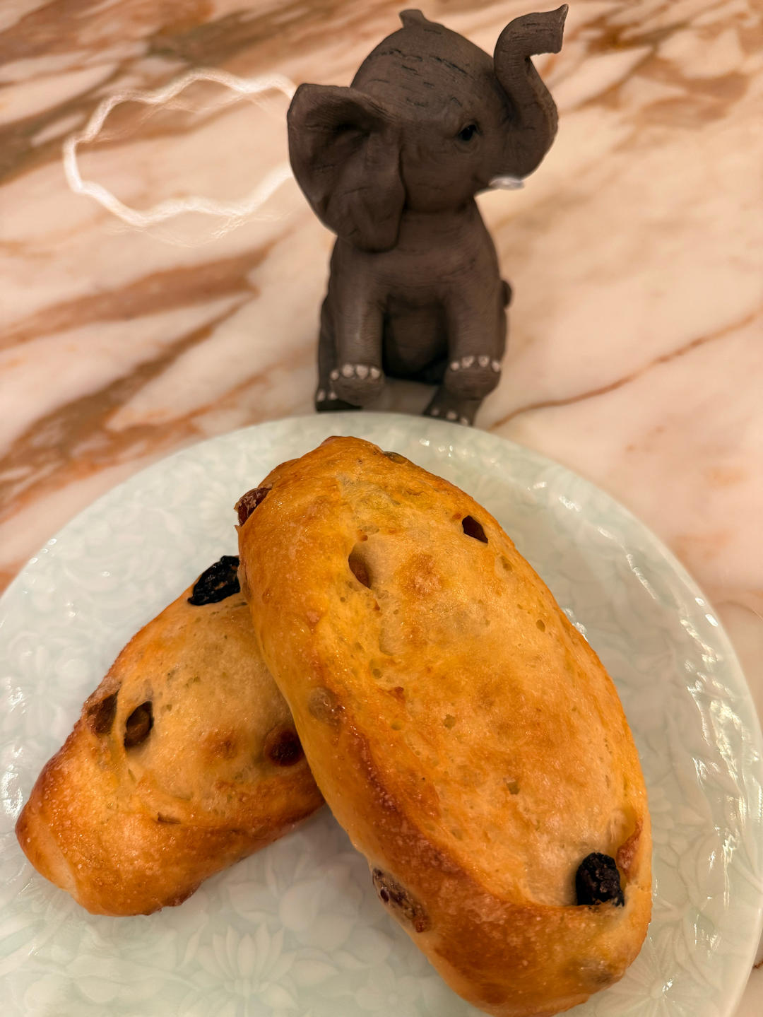 奶香松软的葡萄干面包｜有手就会