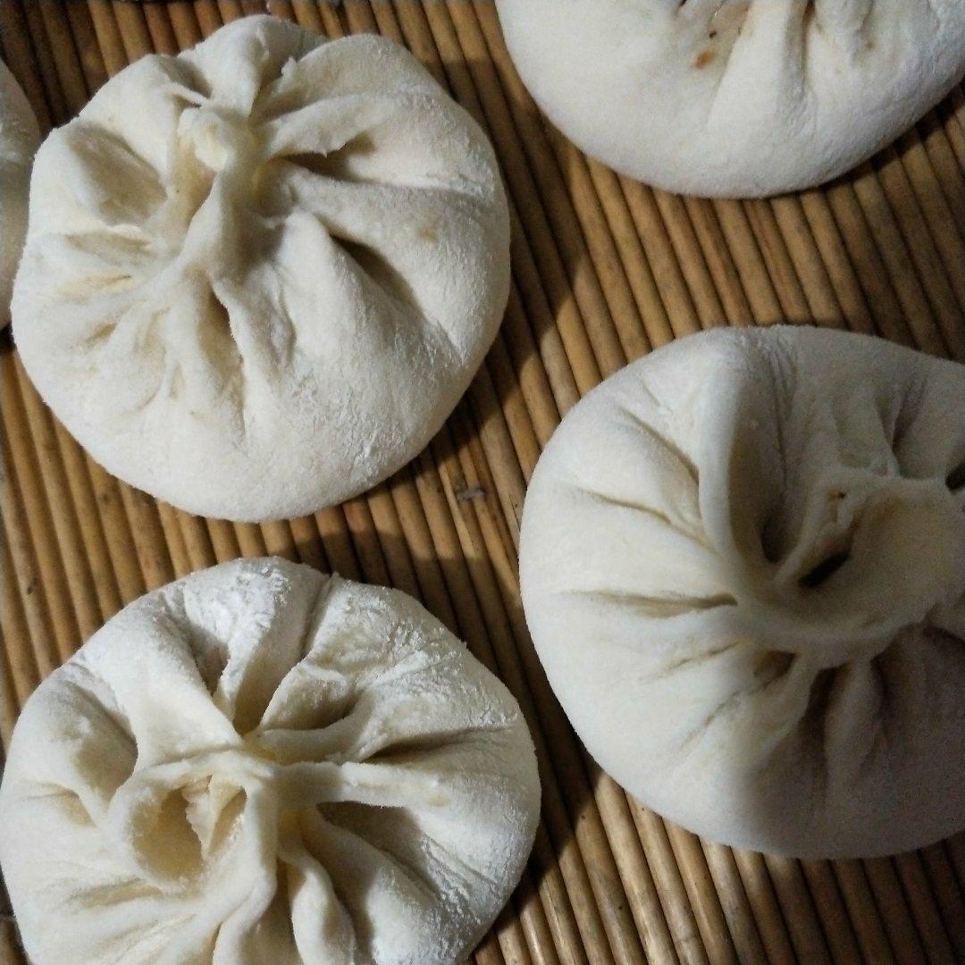 鲜美多汁的洋葱牛肉包子