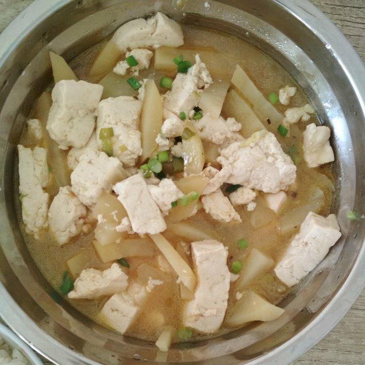 土豆炖大豆腐