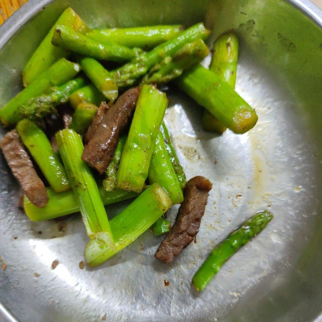 芦笋炒牛排肉