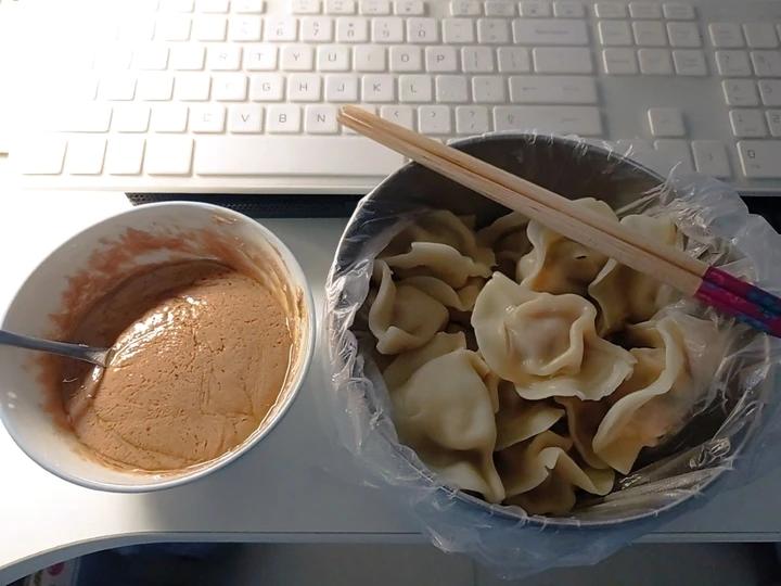 万能麻酱蘸料，好吃到停不下来。吉祥馄饨的麻酱蘸料。