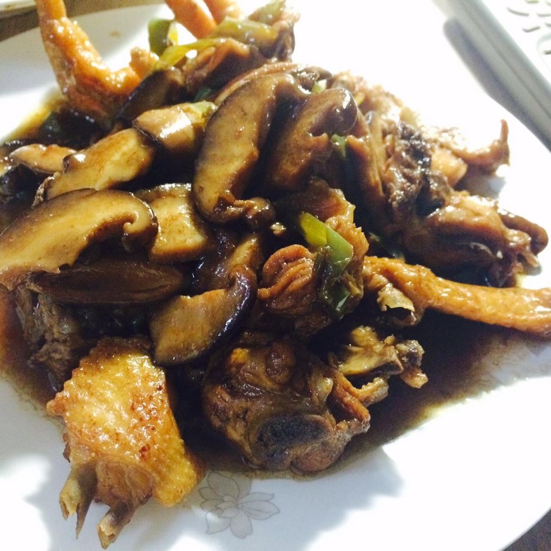 香菇黄焖鸡