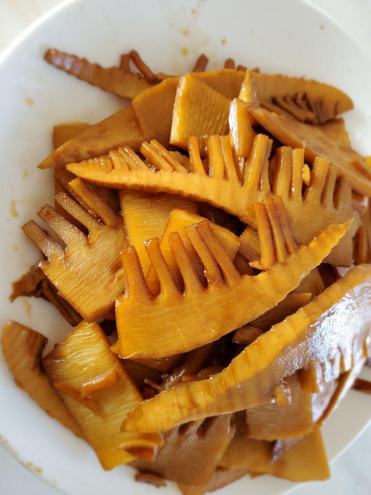 用2020年第一颗冬笋做一道油焖笋