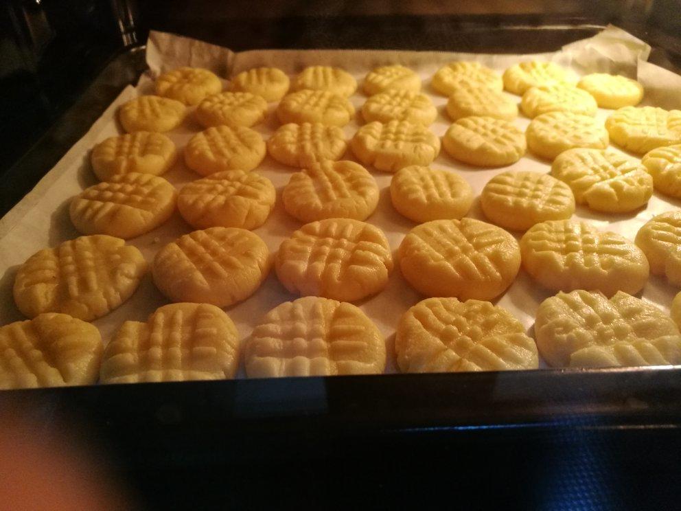 宝宝辅食：奶香小饼干