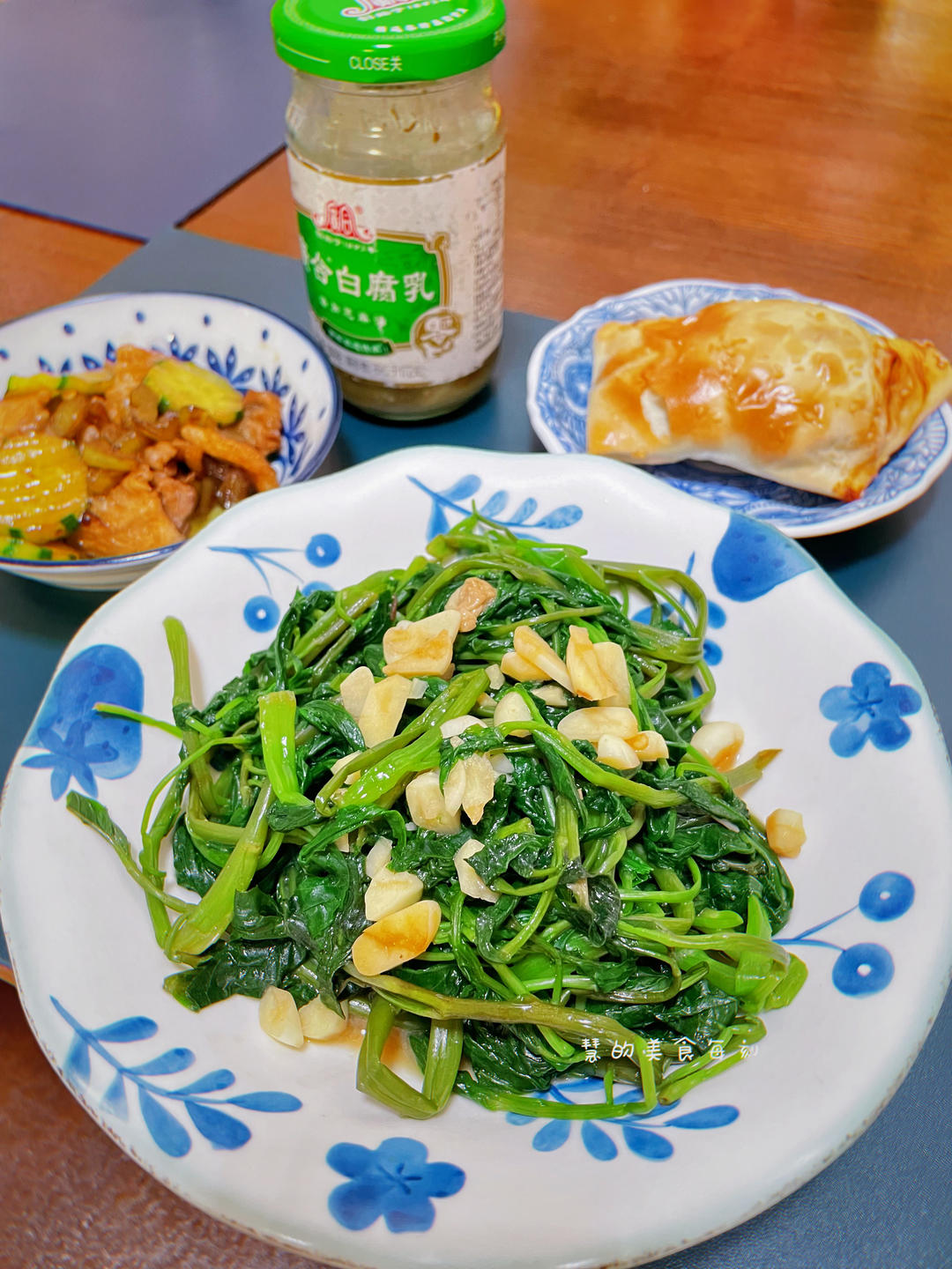 蒜蓉椒丝腐乳炒通菜