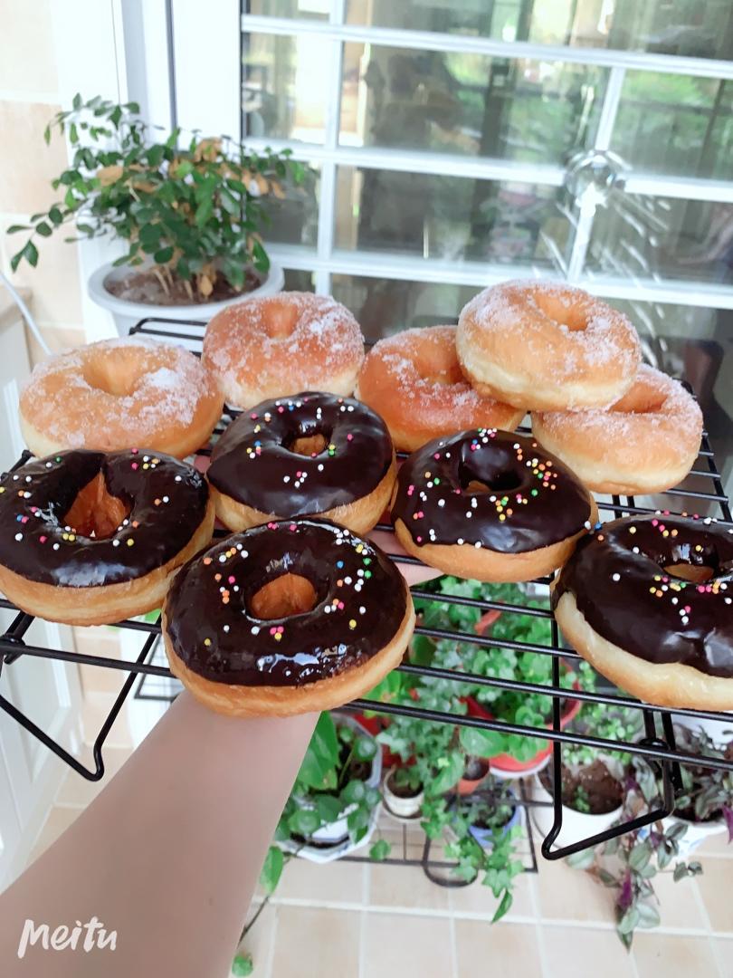 🍩超快手一小时低糖无需烤箱的甜甜圈（详细视频）