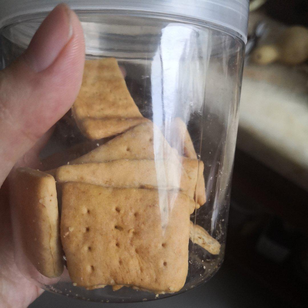 嘎嘣脆小饼干（无臭粉无泡打粉），不用晾凉就是脆的，儿时的味道