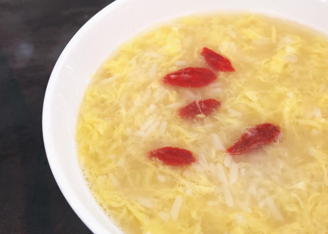 小二啷当一个做的米酒蛋花汤