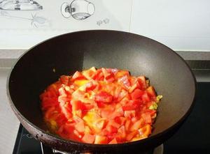 西红柿鸡蛋打卤面的做法 步骤5
