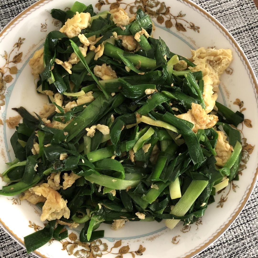 简易版韭菜炒鸡蛋（鸡蛋味道非常鲜嫩）