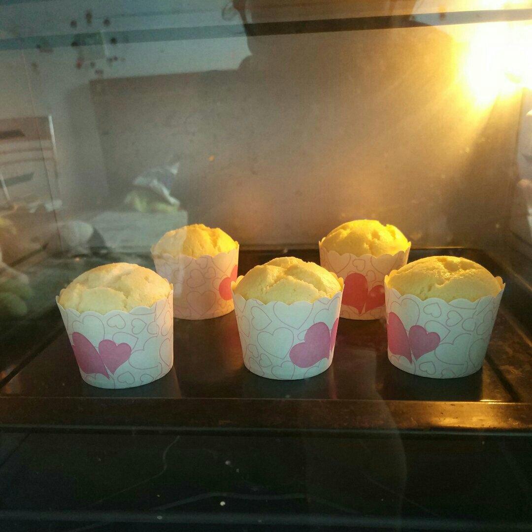 椰蓉棉花纸杯蛋糕