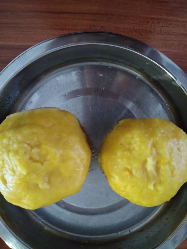 纯玉米面窝窝头(烫面.不发酵)