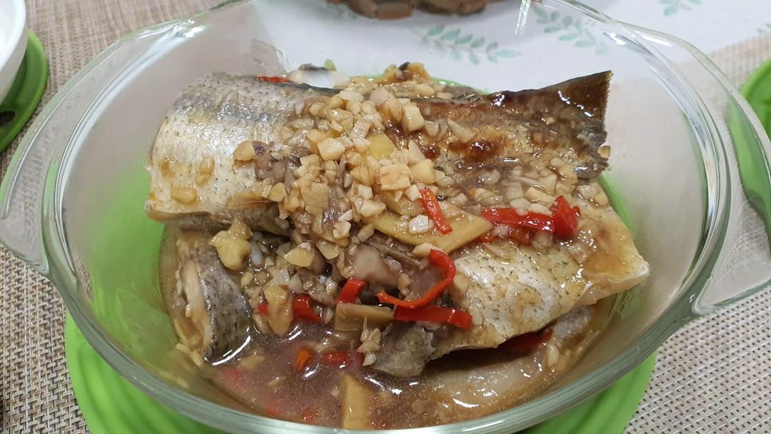 蒜蓉砂锅焗午鱼