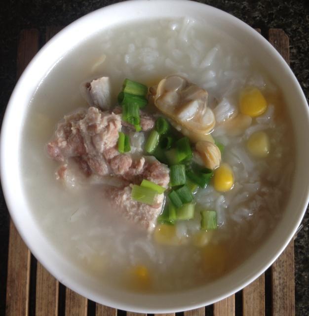 排骨蛤蜊玉米粥的做法