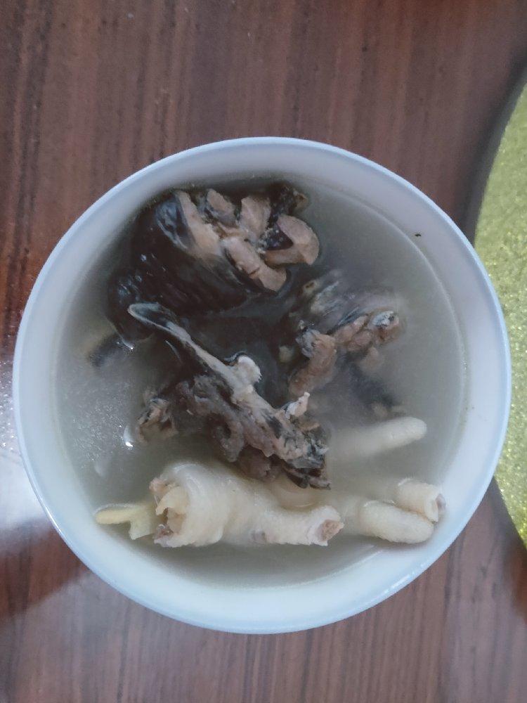 牛奶根土鸡汤