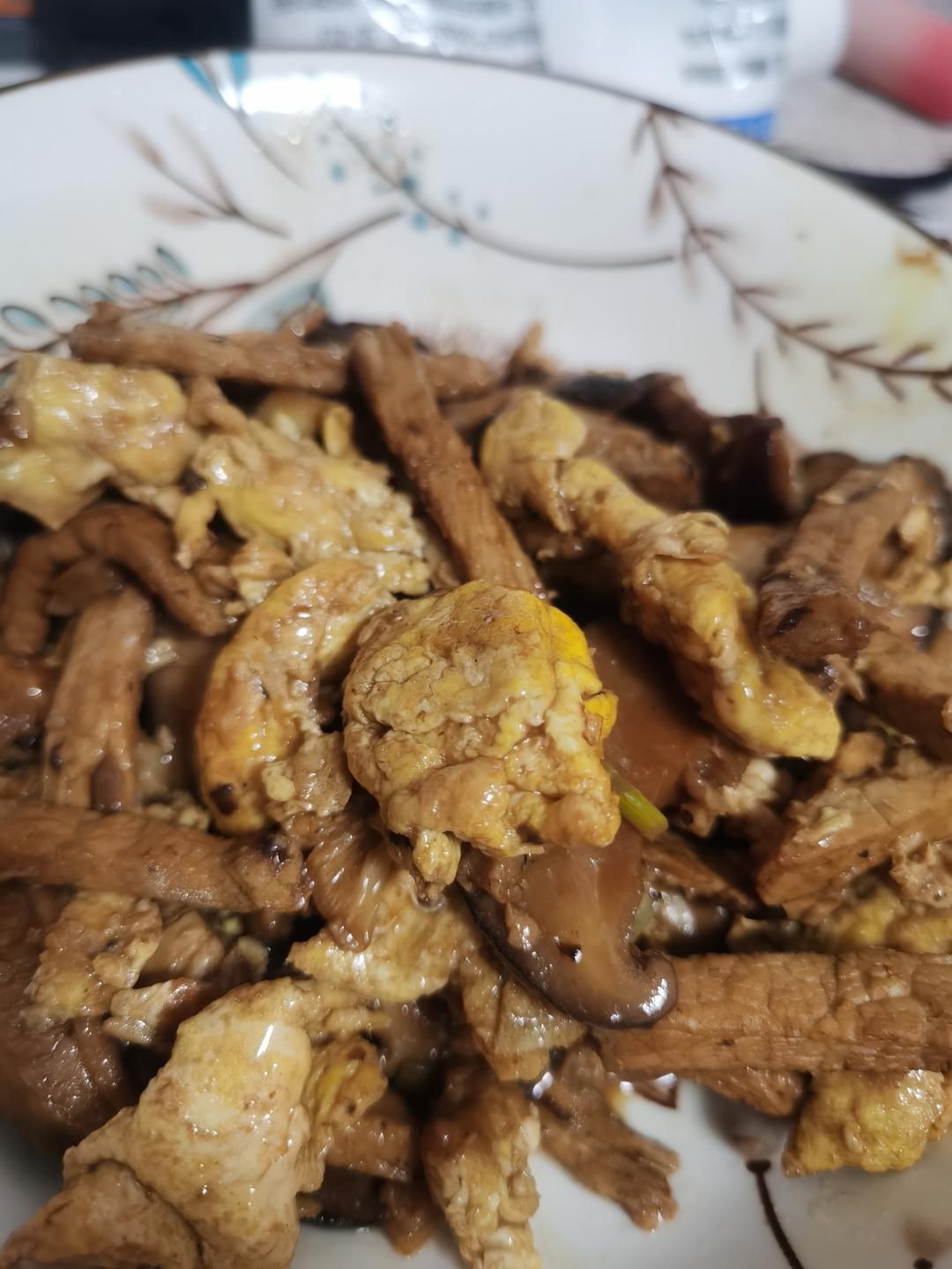 香菇鸡蛋炒肉
