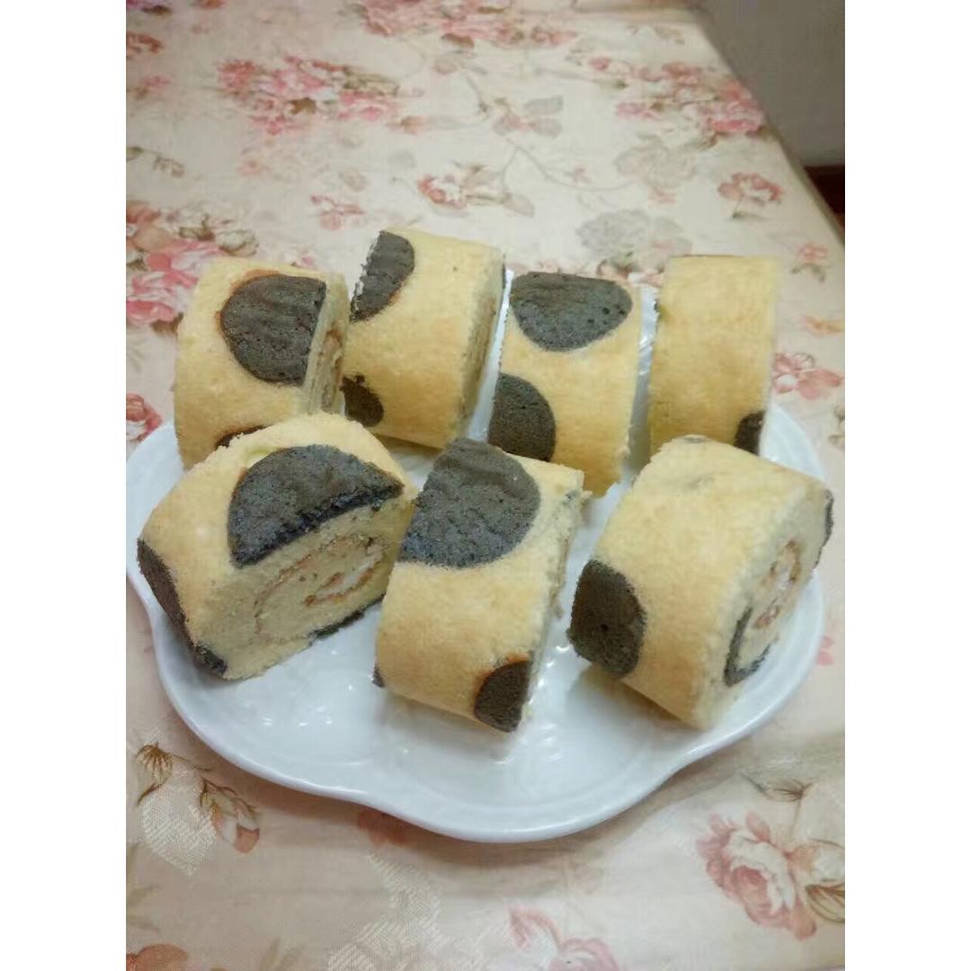 奶牛蛋糕卷+长颈鹿蛋糕卷