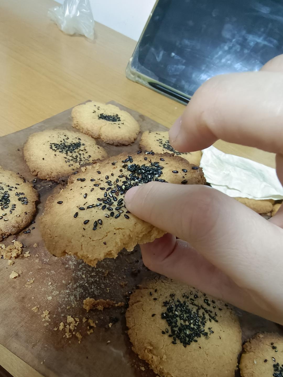 轻轻一按就碎掉的原味桃酥（不输猪油版）