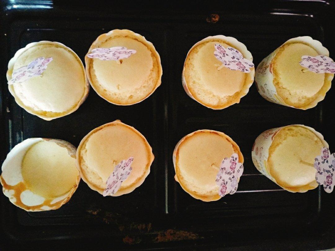 不会回缩的纸杯蛋糕